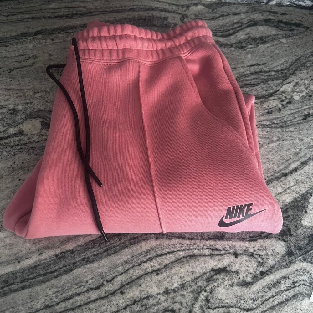 Nike Sportswear Tech Fleece Women's Mid-Rise Joggers Size - medium